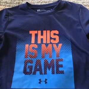 Size 4 under armor shirt